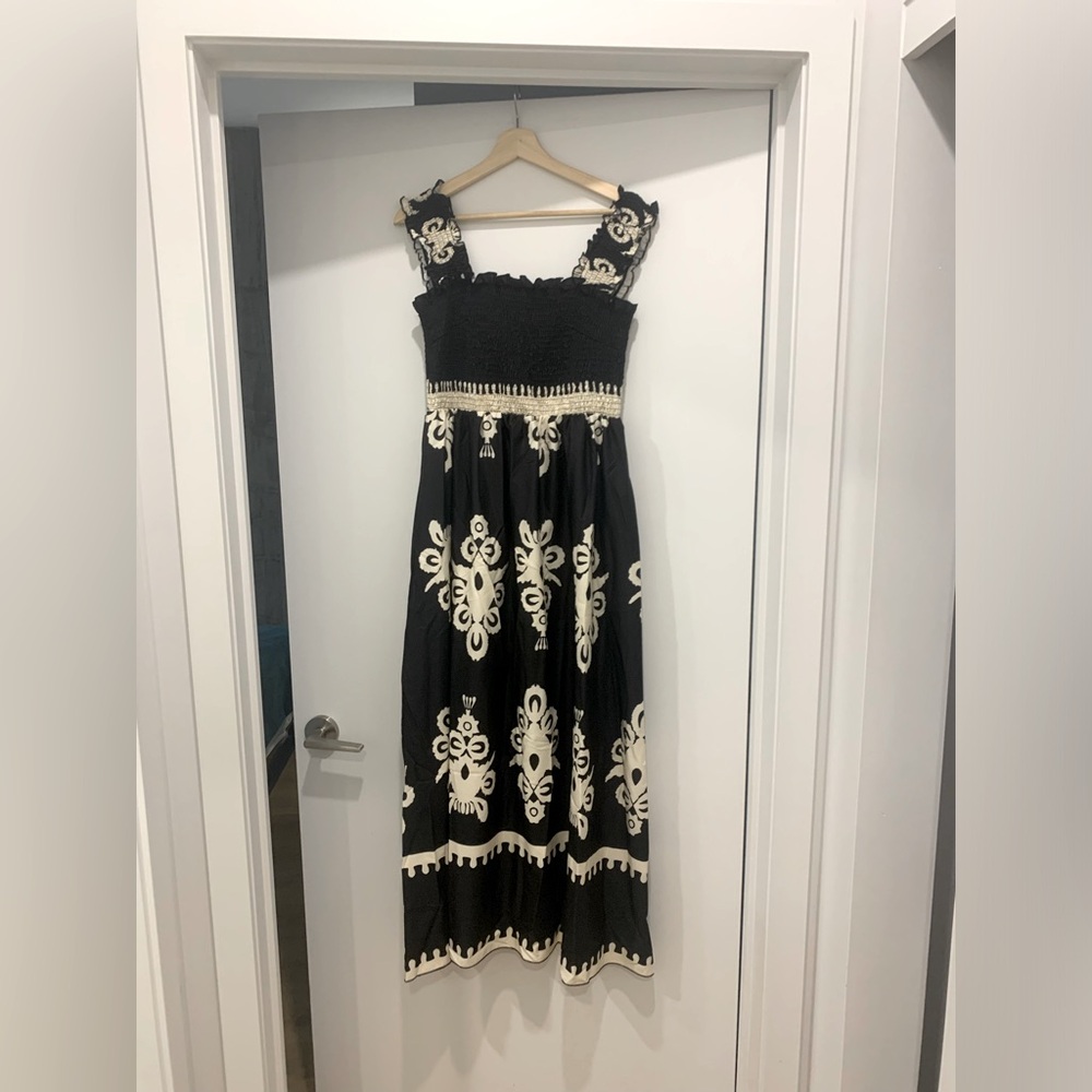 NWOT XL BLACK AND BEIGE sundress with thick straps and square neckline